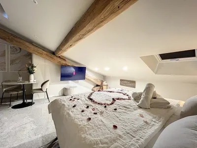 Cocon Blanc câlin - Jacuzzi privatif- Love Room, photo 4