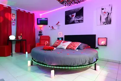 Logement romantique avec jacuzzi privé – séjour parfait pour couples, photo 5
