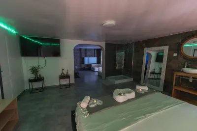 Bulle de Nuit - La Suite Eclipse, love room à Châteauneuf-les-Martigues