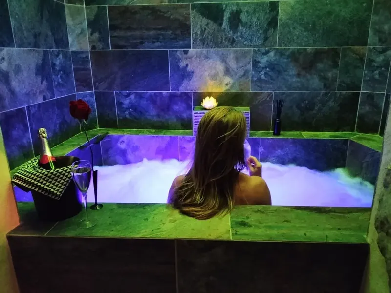 La Fontaine d'Essens, love room à Fayence