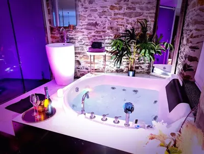 Le Lov(t), love room à Nantes
