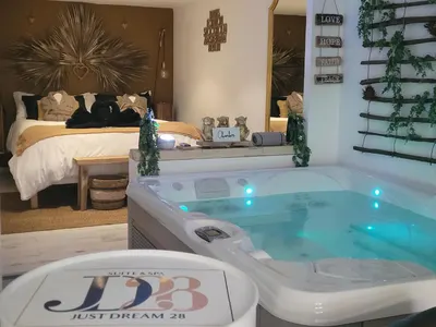 Suite & SPA Just Dream 28, love room à Six-Fours-les-Plages