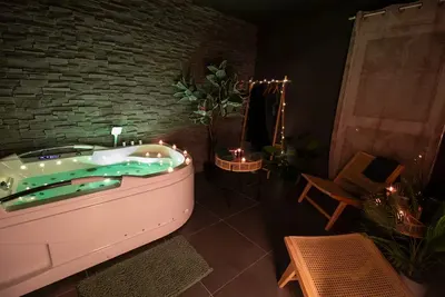 La Suite Nayara — Hébergement de Luxe et Bien-être, love room à Saint-Germain-sur-Morin