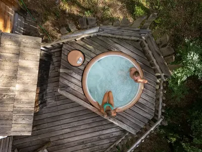 Cabane dans les arbres avec jacuzzi privatif - Aristoloche, photo 2