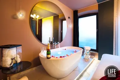 LIFE VOYAGE & SPA by Life Renaissance, love room à Strasbourg