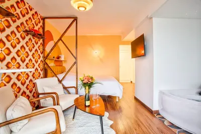 Suite année 70 - Jacuzzi privé - Caen, photo 2