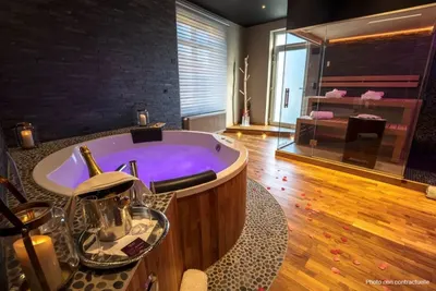 Suite Nid d'Amour by Le Clos des Thermes, love room à Chaudfontaine