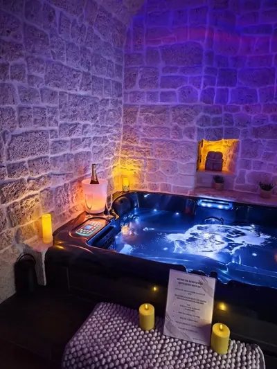 La Tour Secrète la Tour, love room à Vinassan