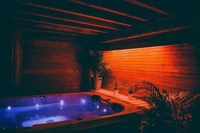 Le spa du cabanon, love room à Marche-en-Famenne