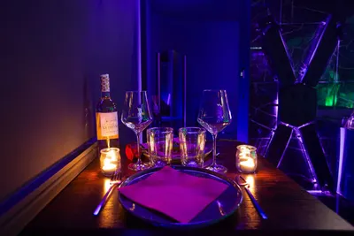 LES LODGES DE l'élégance, love room à Saint-Quentin-sur-Isère