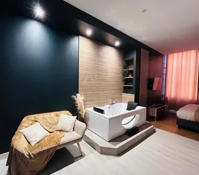 Suite Cosy Jacuzzi Troyes - Secrets d'Ana, photo 4