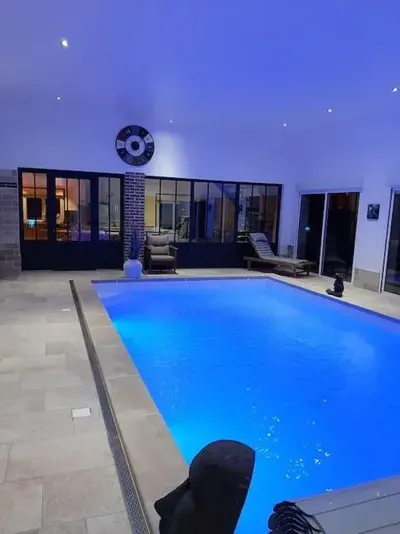 La Maison de Solange “ charme, piscine et spa “, love room à Lirey