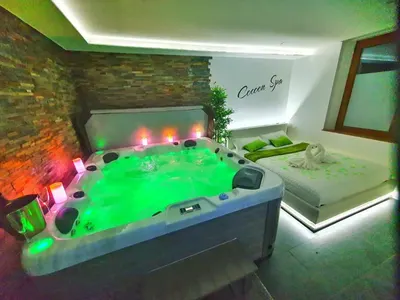 GITE COCOON SPA-JACUZZI, love room à Holtzwihr