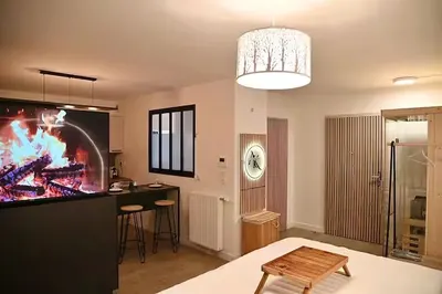 Suite avec Spa, Jacuzzi et Sauna près de Paris, love room à Presles