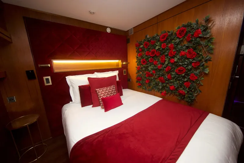 VIP Paris Yacht hôtel - Suite Amour, love room à Paris