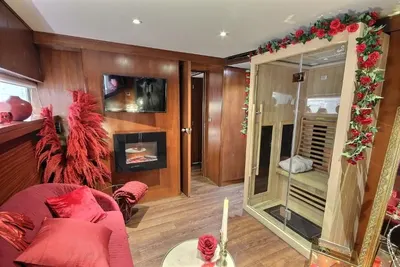 VIP Paris Yacht hôtel - Suite Amour, photo 4
