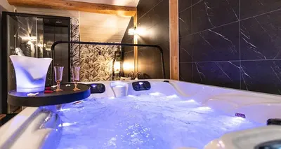 Les Charmes du Lac, love room à Beaumont Saint-Cyr