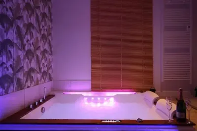 Sauna et jacuzzi - Les mille et une nuits - 2km mer, photo 3