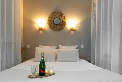 Suite Sensuelle : balneo et fauteuil tantra, love room à Nemours