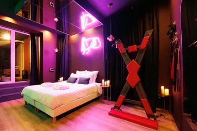 Love Room Aphrodisia | Hébergement romantique à Marseille, love room à Marseille