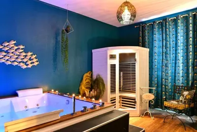 MoonLOVE, SPA/Sauna et Jacuzzi privés, love room à Nancy