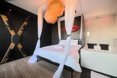 Le balcon romantique, love room à Metz