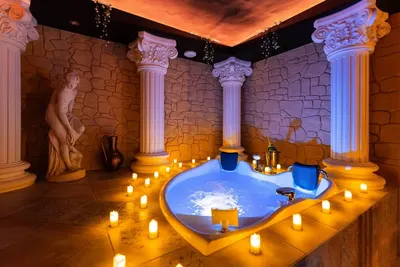 La Suite de Vénus - Love Room Jacuzzi Pièce Secrète, love room à Schirrhein