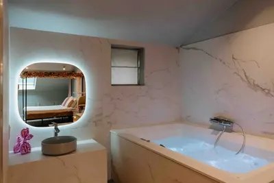 Designer Hotel - Suite Dior, photo 4
