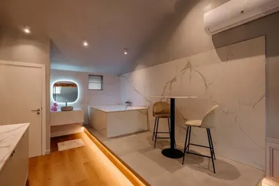 Designer Hotel - Suite Dior, photo 2