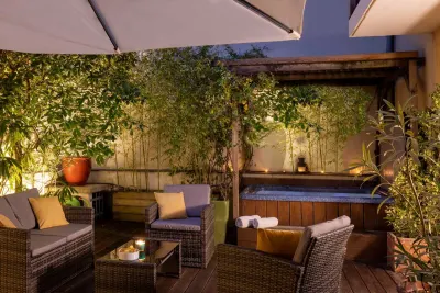 Maison Lavaud - L'Appartement Terrasse, love room à Paris