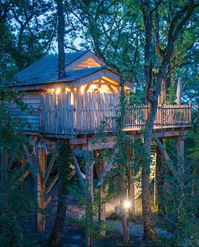 Domaine de Pech et Lafon Cabanes avec SPA privatif dans les arbres, love room à Clairac