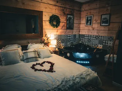 Le Chalet romantique en montagne, SPA, Écran cinéma, Lit king size, day use, 5min centre, love room à Évreux