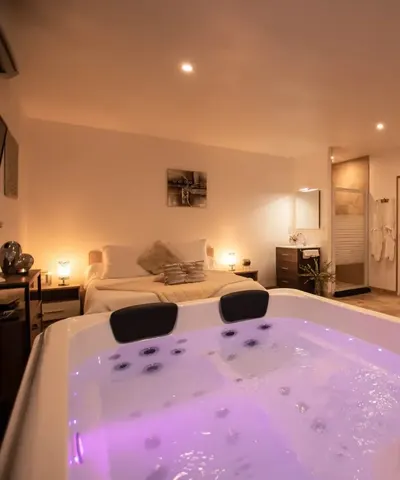 Gîtes avec Spa de Charme – L'Étoile Spa | Séjour Bien-Être, love room à Saint-Vincent-de-Cosse