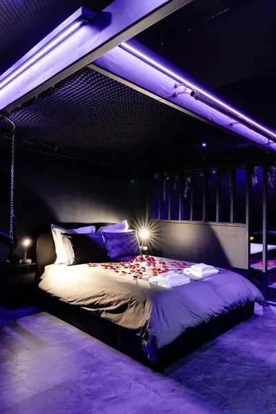 Bisoux Caen, love room à Biéville-Beuville