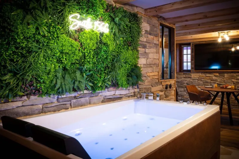 Suite Luxe & SPA 1566, love room à Benfeld