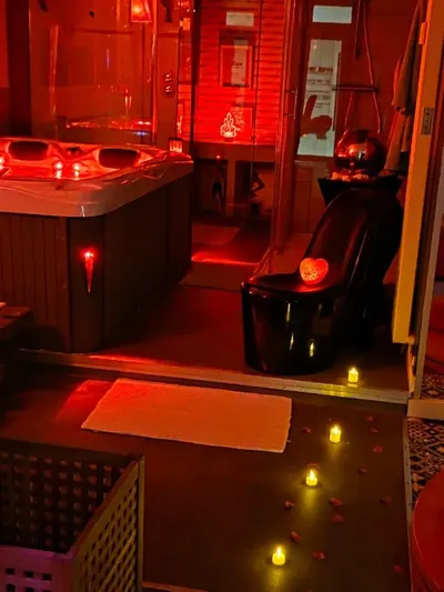 The spa by elle et lui - Mouscron, love room à Mouscron