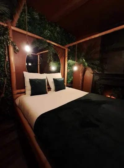 La Bayeuzen - La Tropicale, love room à Bayeux