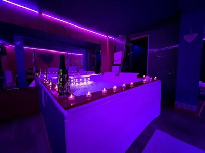 Aux 67 nuances - Spa, love room à Châtenois