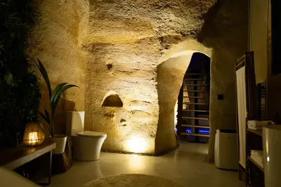 Suite troglodyte avec spa privé – Luxe et détente, photo 5